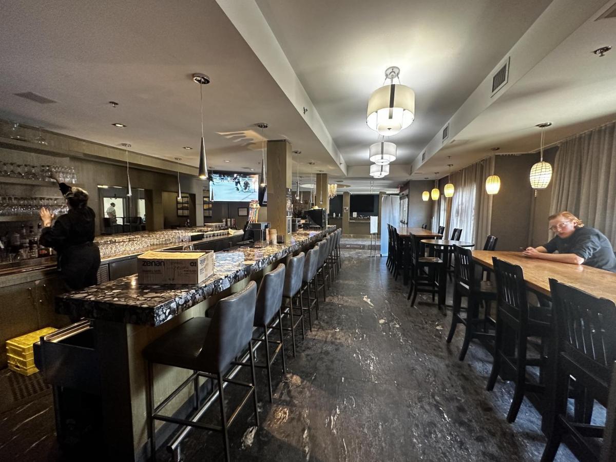 Luxury Two Queen Beds Condo - Grande Rockies Resort Indoor Parking Pool Hot Tub Gym Canmore Exterior photo